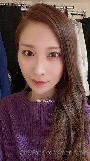 课堂上借问题偷拍美女老师奶子都露出来了
